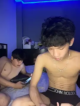 Kailertwink online show from 06/10/26, 09:14