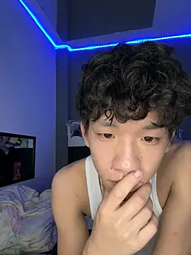 Kailertwink online show from 06/15/26, 09:50