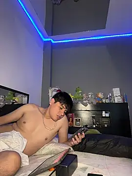 Kailertwink online show from 07/13/26, 05:32