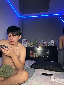 Kailertwink online show from 07/18/26, 05:55