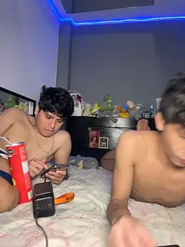 Kailertwink online show from 07/20/26, 07:38