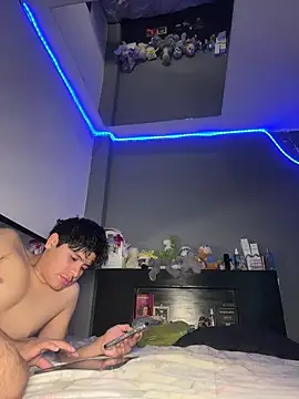 Kailertwink online show from 07/31/26, 04:12