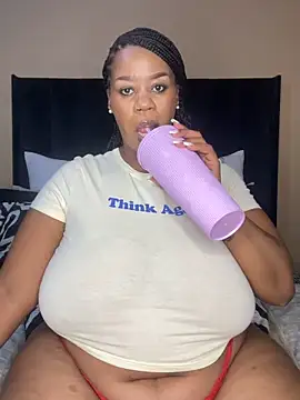 Snapshot of THICKBUNNYCHICKxxx chatting on 02/13/26, 08:16 THICKBUNNYCHICKxxx online show from 02/13/26, 08:16