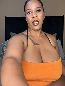 THICKBUNNYCHICKxxx online show from 06/26/26, 07:40