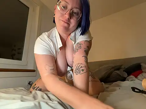 Snapshot of lablonde2025 chatting on 03/09/26, 10:36 lablonde2025 online show from 03/09/26, 10:36