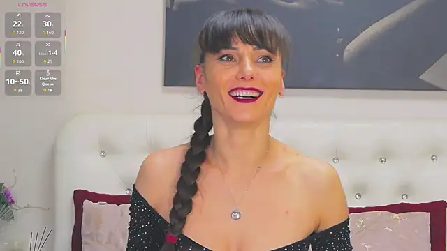 Snapshot of KathiaLust chatting on 11/17/25, 08:14 KathiaLust online show from 11/17/25, 08:14