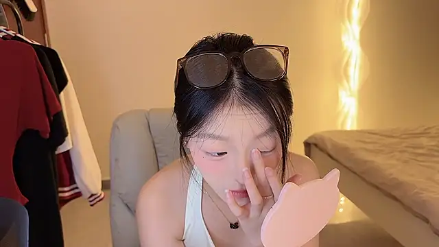 Robin-o3 online show from 09/21/25, 02:29