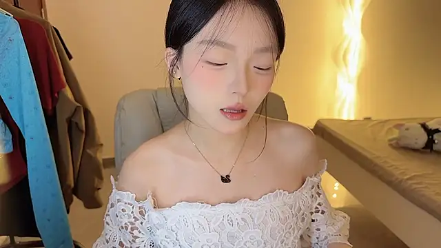 Robin-o3 online show from 10/02/25, 03:41