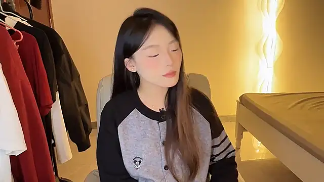 Robin-o3 online show from 10/11/25, 03:21