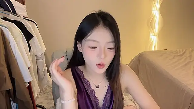 Snapshot of Robin-o3 chatting on 11/26/25, 04:19 Robin-o3 online show from 11/26/25, 04:19