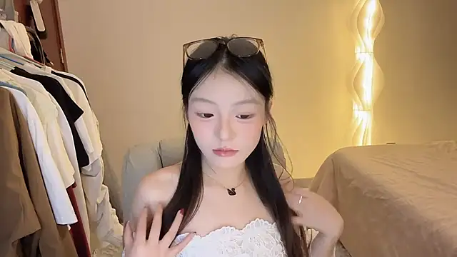 Snapshot of Robin-o3 chatting on 11/28/25, 03:36 Robin-o3 online show from 11/28/25, 03:36