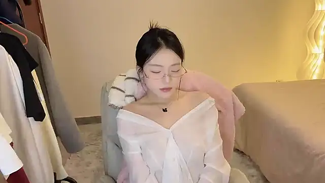 Snapshot of Robin-o3 chatting on 12/04/25, 04:38 Robin-o3 online show from 12/04/25, 04:38