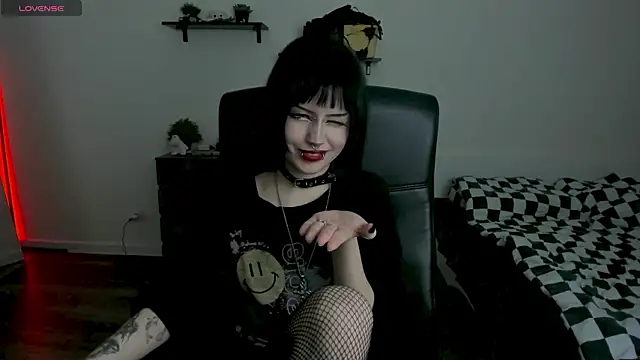 Snapshot of LiyaLuna chatting on 02/06/26, 05:05 LiyaLuna online show from 02/06/26, 05:05