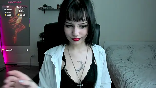 Snapshot of LiyaLuna chatting on 02/27/26, 12:27 LiyaLuna online show from 02/27/26, 12:27