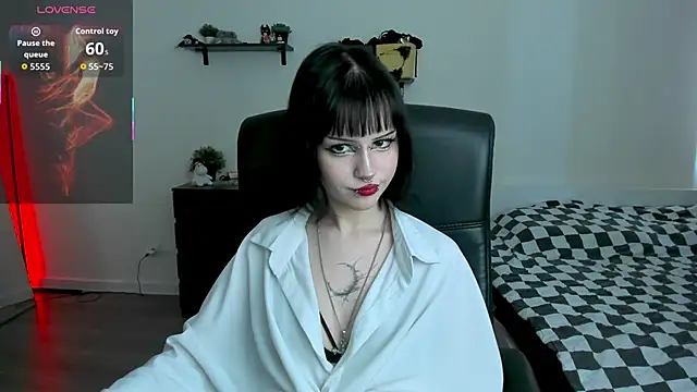 Snapshot of LiyaLuna chatting on 03/06/26, 12:34 LiyaLuna online show from 03/06/26, 12:34