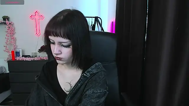 Snapshot of LiyaLuna chatting on 04/08/26, 10:26 LiyaLuna online show from 04/08/26, 10:26