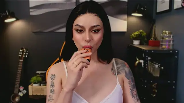 Snapshot of LUNACOCKSLAYER chatting on 11/09/25, 03:38 LUNACOCKSLAYER online show from 11/09/25, 03:38