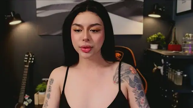 Snapshot of LUNACOCKSLAYER chatting on 11/14/25, 02:27 LUNACOCKSLAYER online show from 11/14/25, 02:27