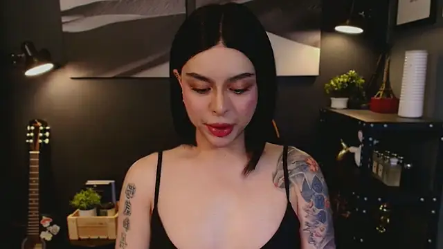 Snapshot of LUNACOCKSLAYER chatting on 11/27/25, 02:41 LUNACOCKSLAYER online show from 11/27/25, 02:41