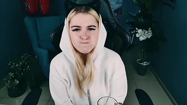 Stef Nicks online show from 09/26/25, 05:22