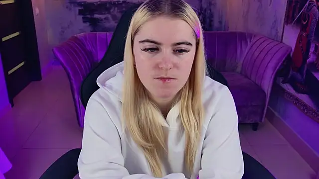 Stef Nicks online show from 10/12/25, 05:39