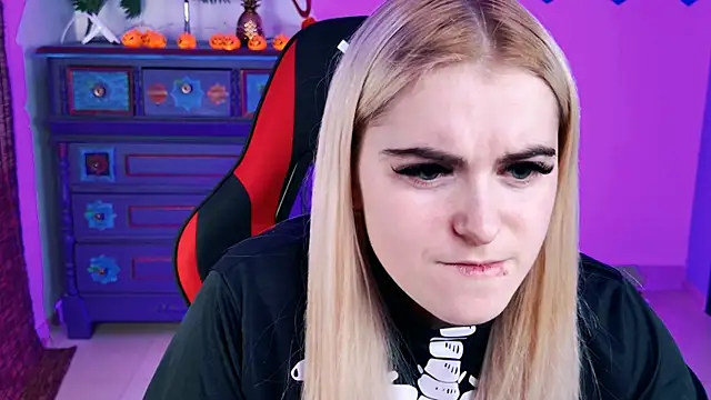 Snapshot of Stef_Nicks chatting on 10/30/25, 09:11 Stef Nicks online show from 10/30/25, 09:11