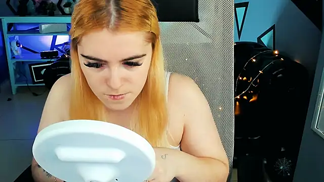 Snapshot of Stef_Nicks chatting on 11/24/25, 09:09 Stef Nicks online show from 11/24/25, 09:09