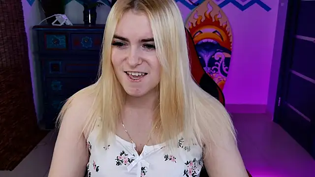 Snapshot of Stef_Nicks chatting on 11/28/25, 09:12 Stef Nicks online show from 11/28/25, 09:12