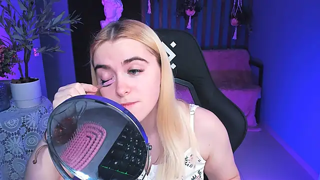 Snapshot of Stef_Nicks chatting on 12/01/25, 09:03 Stef Nicks online show from 12/01/25, 09:03