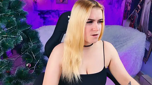 Snapshot of Stef_Nicks chatting on 12/14/25, 09:03 Stef Nicks online show from 12/14/25, 09:03