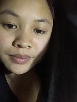 Snapshot of NhuFox chatting on 10/30/25, 01:34 NhuFox online show from 10/30/25, 01:34