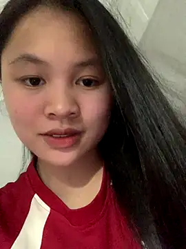 Snapshot of NhuFox chatting on 11/10/25, 01:21 NhuFox online show from 11/10/25, 01:21