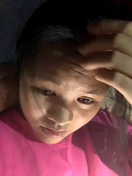 Snapshot of NhuFox chatting on 11/17/25, 12:44 NhuFox online show from 11/17/25, 12:44