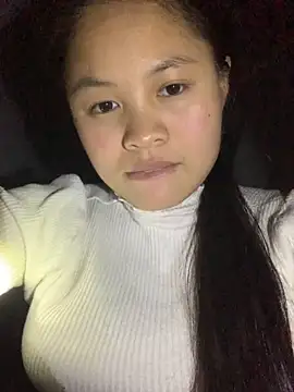 Snapshot of NhuFox chatting on 11/21/25, 12:48 NhuFox online show from 11/21/25, 12:48