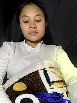 Snapshot of NhuFox chatting on 11/22/25, 01:10 NhuFox online show from 11/22/25, 01:10