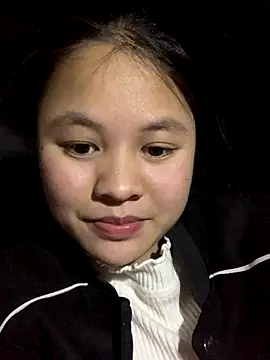 Snapshot of NhuFox chatting on 11/23/25, 12:49 NhuFox online show from 11/23/25, 12:49