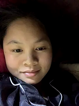 Snapshot of NhuFox chatting on 11/25/25, 01:00 NhuFox online show from 11/25/25, 01:00