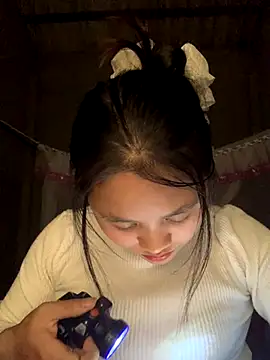 Snapshot of NhuFox chatting on 12/03/25, 12:58 NhuFox online show from 12/03/25, 12:58