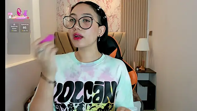 Yuna  Min online show from 09/12/25, 07:25