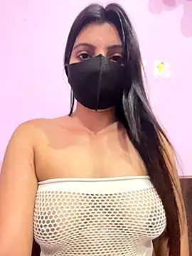 Snapshot of _01ruhi chatting on 10/06/25, 07:33  01ruhi online show from 10/06/25, 07:33