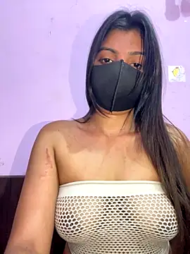 Snapshot of _01ruhi chatting on 10/23/25, 06:06  01ruhi online show from 10/23/25, 06:06