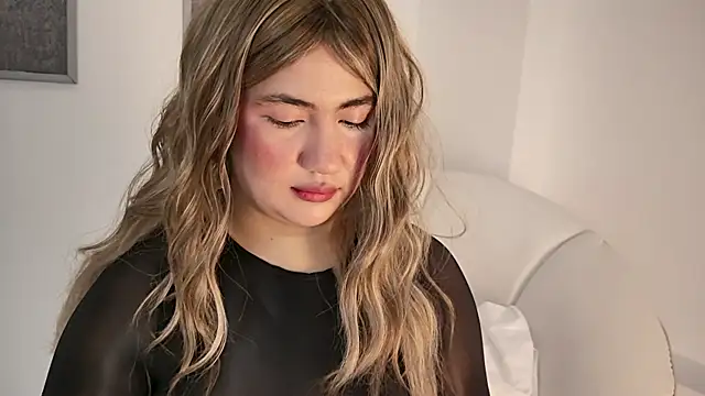 Madii smith online show from 10/12/25, 01:10