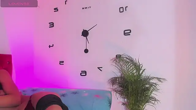 Snapshot of Lady_Dirty444 chatting on 09/17/25, 11:50 Lady Dirty444 online show from 09/17/25, 11:50