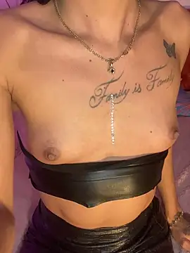 Snapshot of Lady_Dirty444 chatting on 09/28/25, 09:42 Lady Dirty444 online show from 09/28/25, 09:42