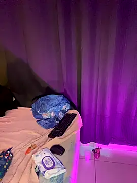 Snapshot of Lady_Dirty444 chatting on 10/13/25, 06:52 Lady Dirty444 online show from 10/13/25, 06:52