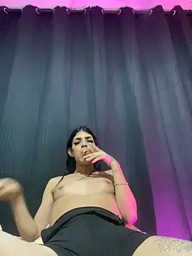 Snapshot of Lady_Dirty444 chatting on 10/20/25, 10:27 Lady Dirty444 online show from 10/20/25, 10:27