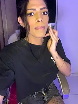 Snapshot of Lady_Dirty444 chatting on 10/28/25, 02:26 Lady Dirty444 online show from 10/28/25, 02:26