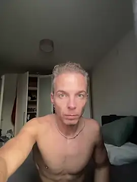 Snapshot of Dutchboy28nl chatting on 07/09/26, 04:49 Dutchboy28nl online show from 07/09/26, 04:49