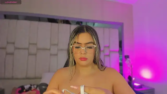 Samarafernandez online show from 09/27/25, 03:11