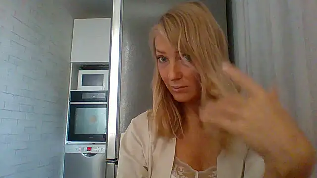 Snapshot of Vexxaa chatting on 09/25/25, 06:39 Vexxaa online show from 09/25/25, 06:39